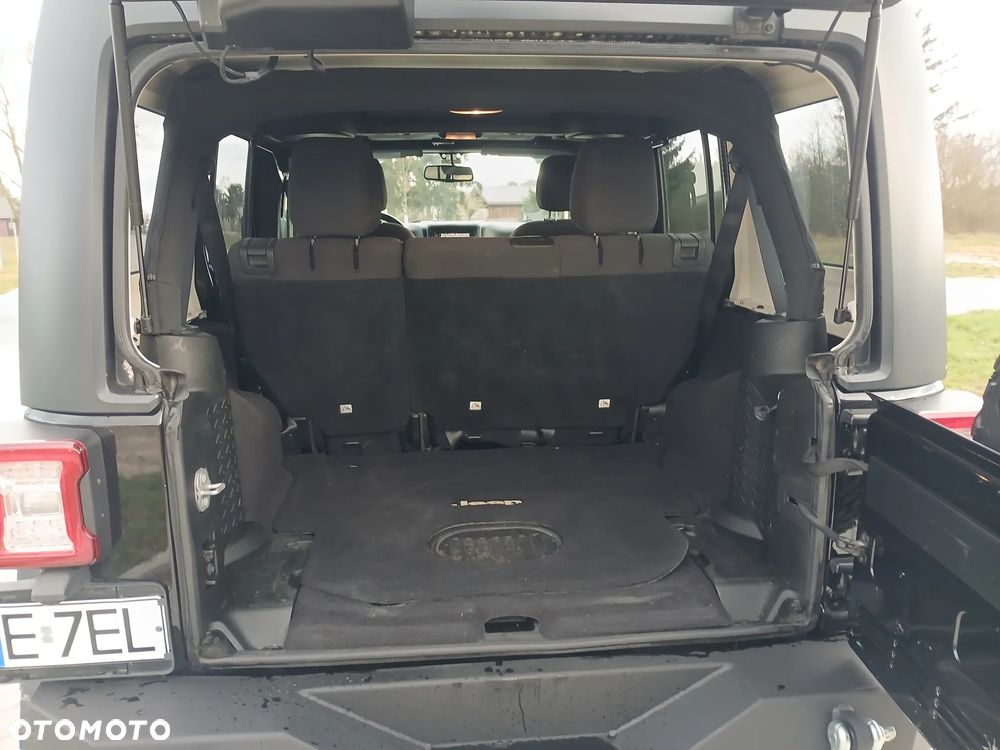 Jeep Wrangler 3.6 Unlim Black Edition II - 14