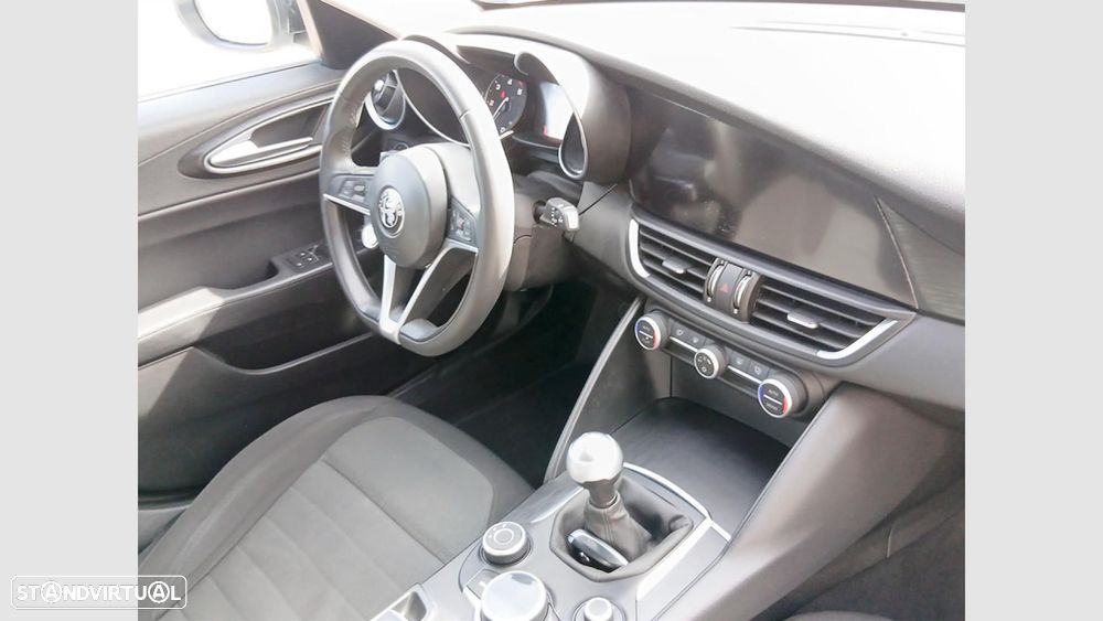 Alfa Romeo Giulia 2.2 D Super - 29