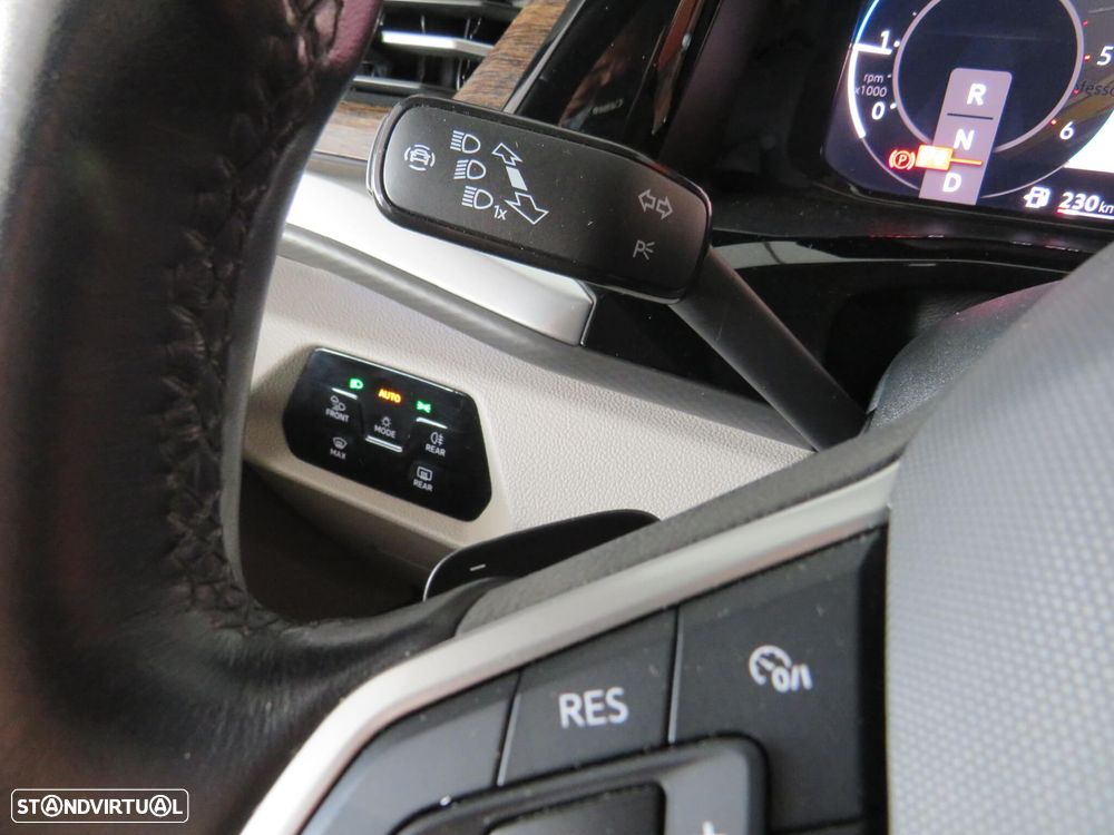 VW Multivan 2.0 TDI Style DSG - 26