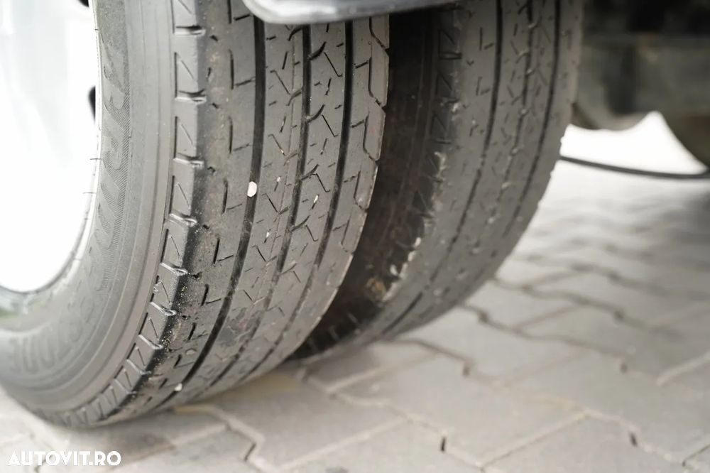 Iveco DAILY 35-160 / BASCĂLĂTOR DIN ALUMINIU / CAMION CU TRANZACȚIE MIXĂ - 6 LOCURI / MANUALĂ / DOUĂ RULOURI / EURO 6 - 27