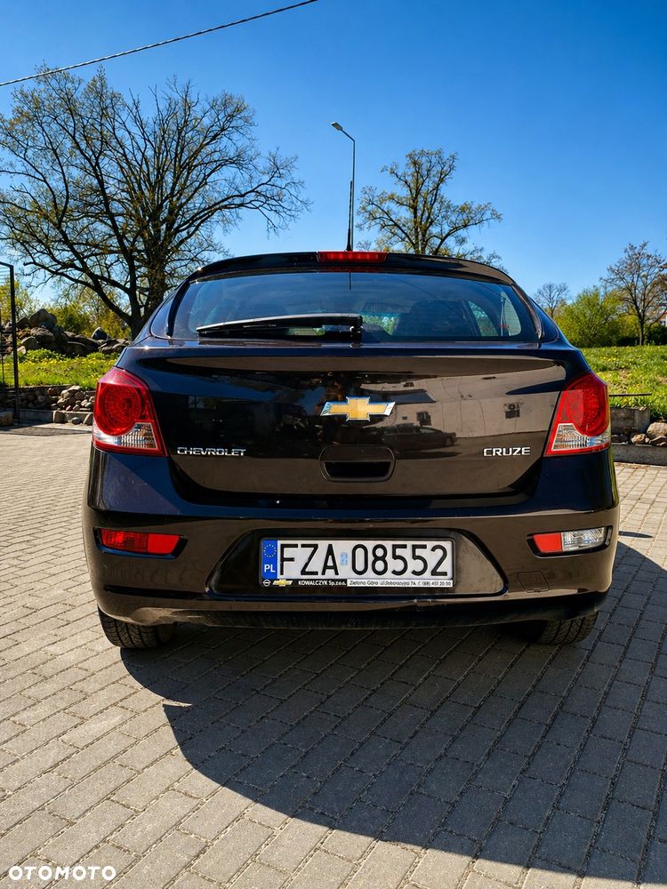 Chevrolet Cruze 1.6 LS+ - 5