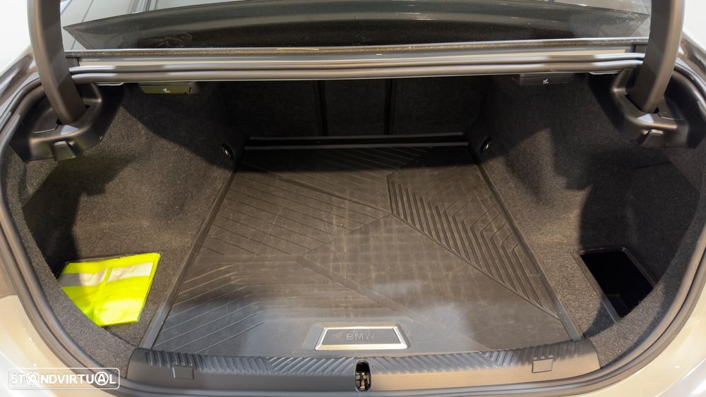 BMW i5 eDrive40 Pack Desportivo M - 54