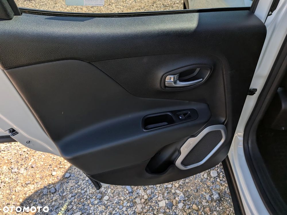 Jeep Renegade 1.4 MultiAir Limited 4WD S&S - 23