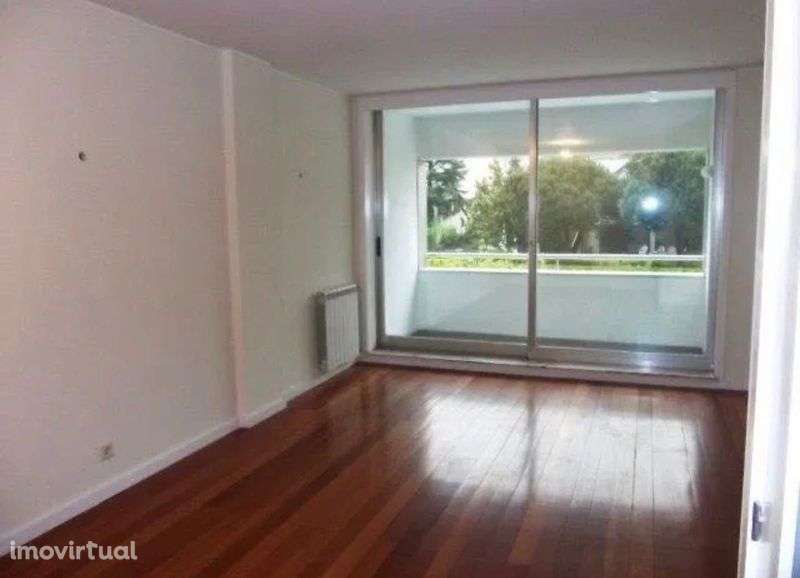 T1 Centro da Maia com lugar garagem e arrecadação - Grande imagem: 2/7