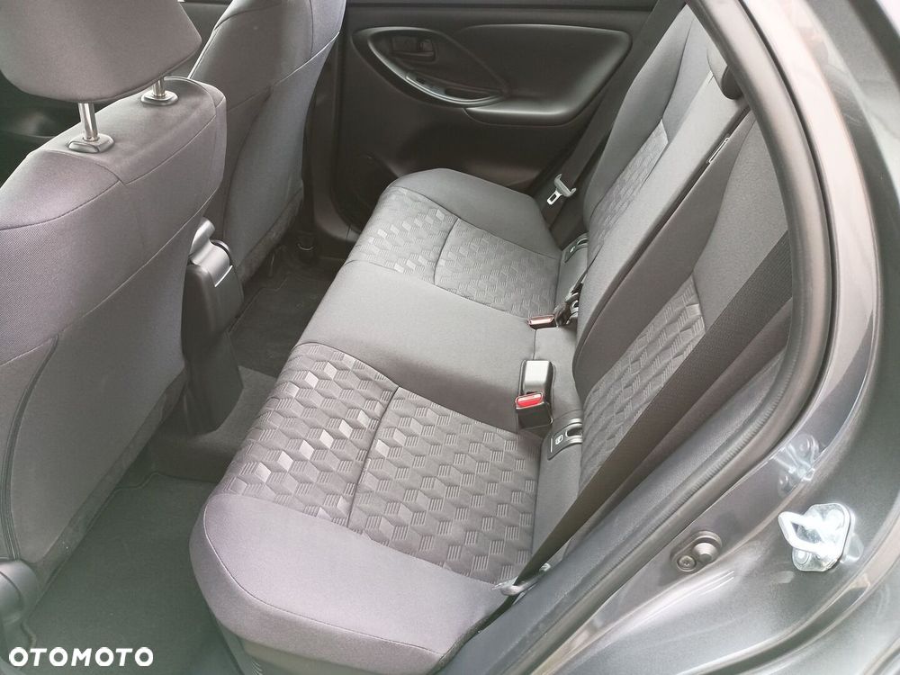 Toyota Yaris - 12