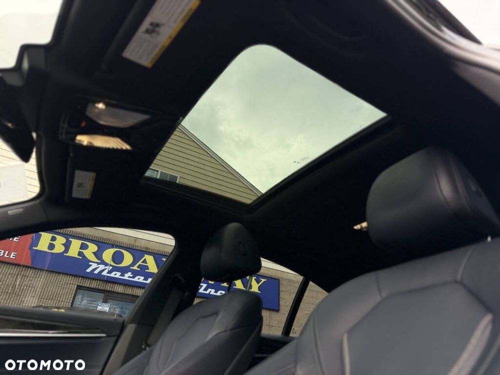 BMW Seria 5 530i xDrive M Sport Edition - 14