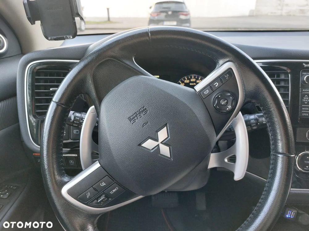 Mitsubishi Outlander - 6