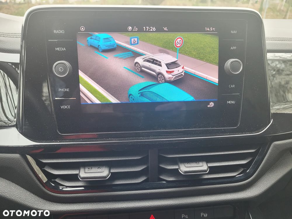 Volkswagen T-Roc - 13