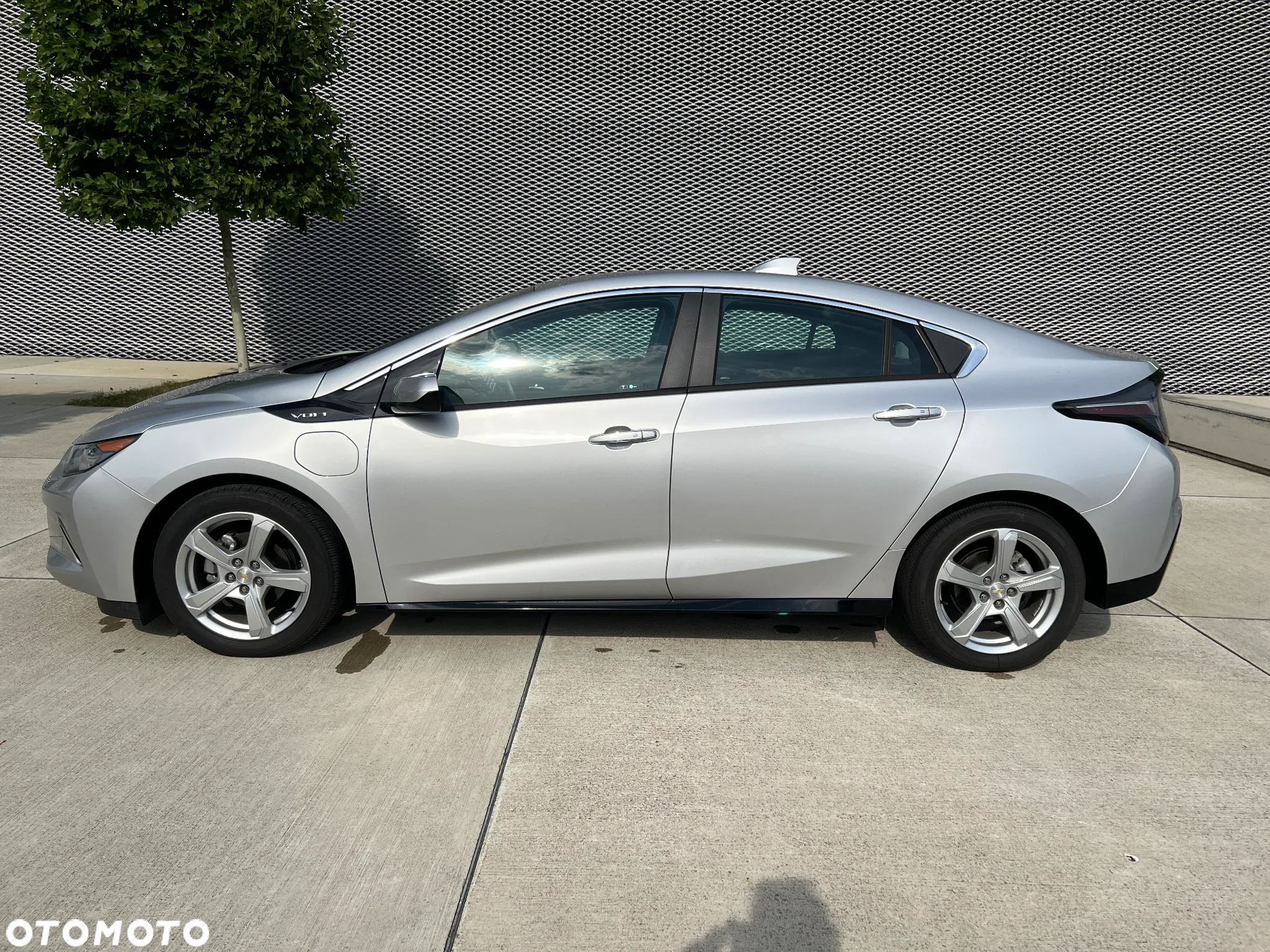 Chevrolet Volt - 2