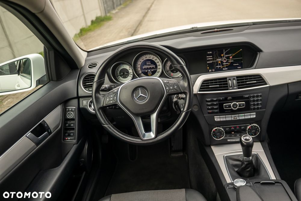 Mercedes-Benz Klasa C 180 (BlueEFFICIENCY) Avantgarde - 35