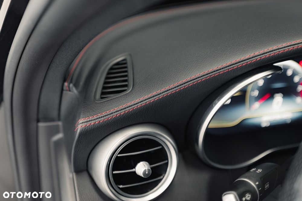 Mercedes-Benz Klasa C 43 AMG 4MATIC - 33