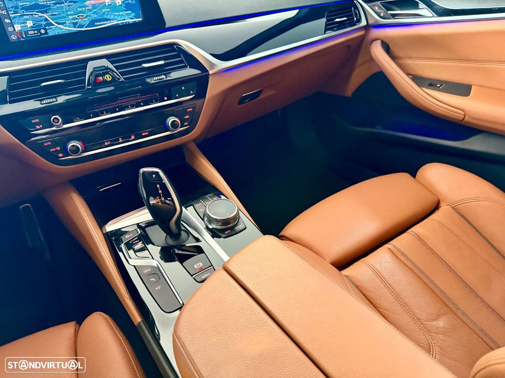 BMW 530 e iPerformance Pack M - 24