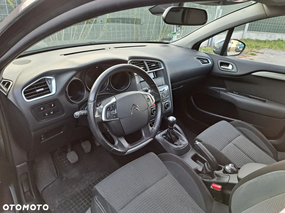 Citroën C4 e-HDi 115 Selection - 7