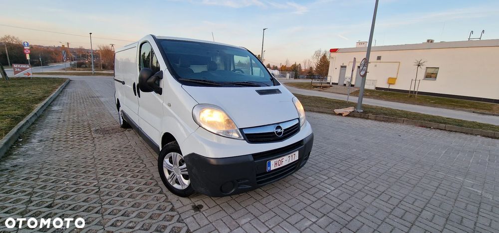 Opel Vivaro - 1
