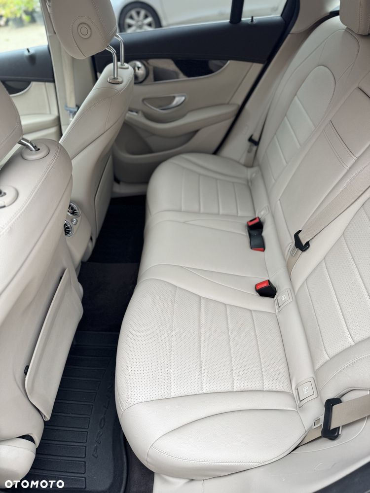Mercedes-Benz GLC - 7