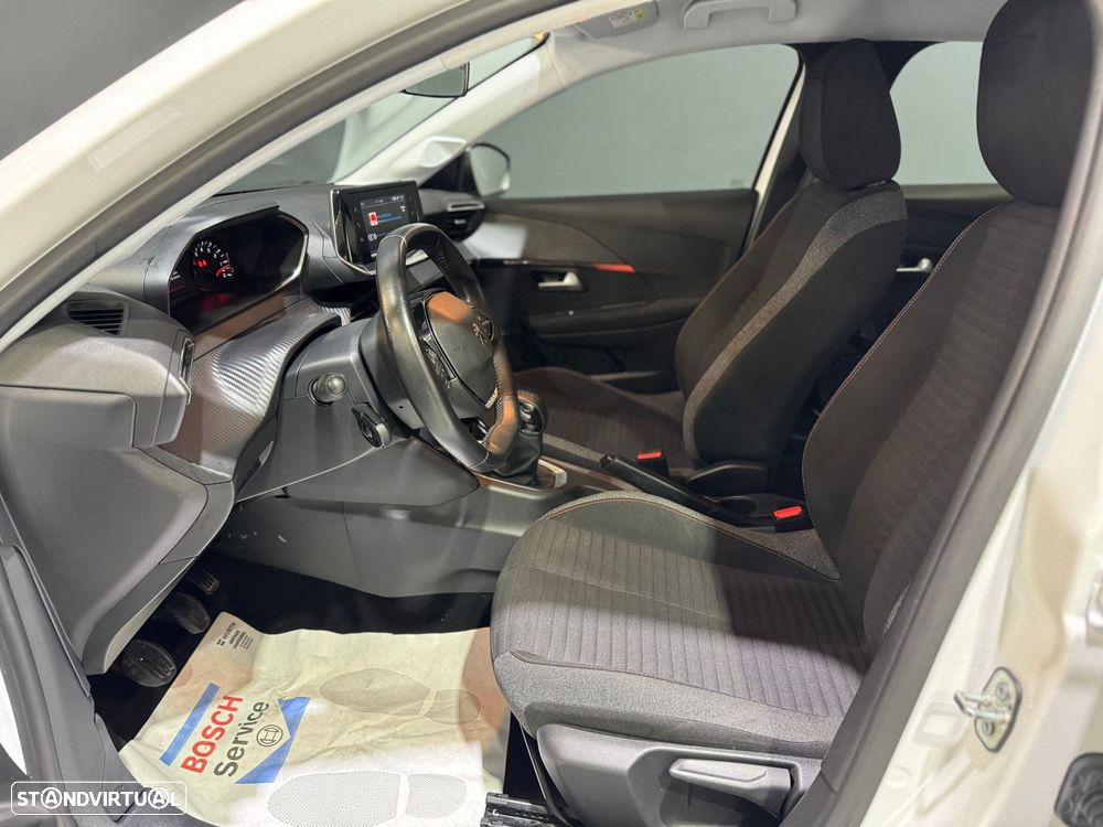 Peugeot 208 1.2 PureTech SE Style - 12