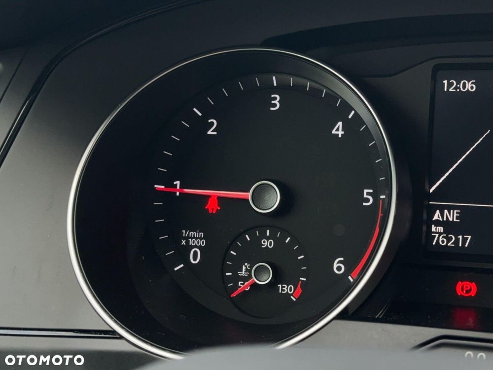 Volkswagen Passat - 17