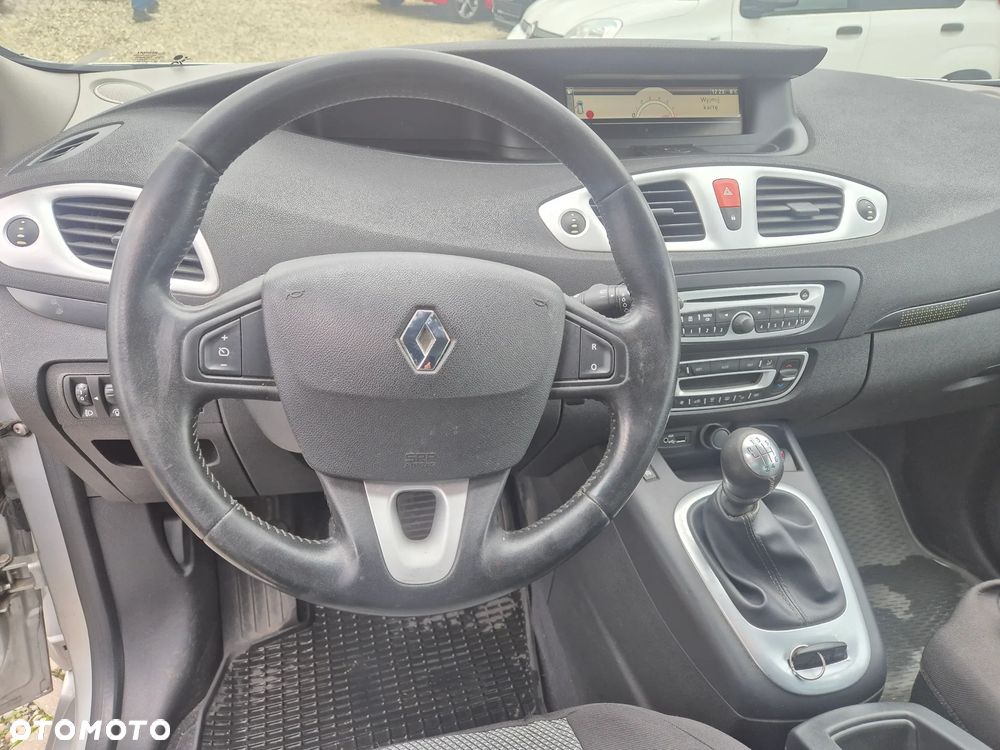 Renault Scenic 1.6 16V Expression - 11