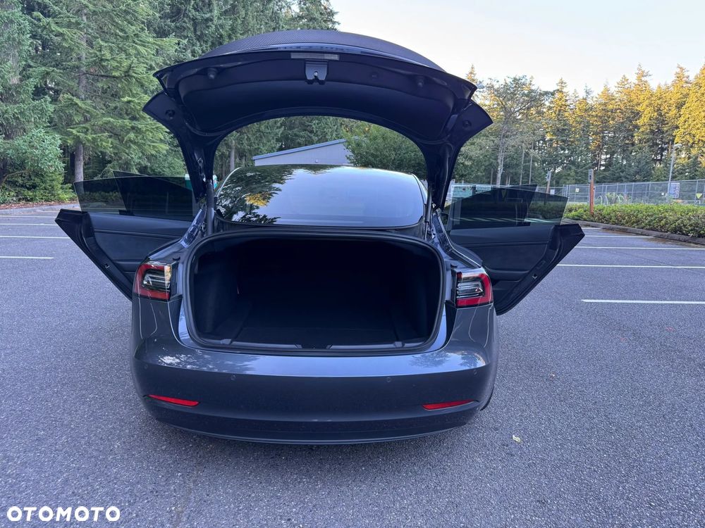 Tesla Model 3 Standard Reichweite Plus Hinterradantrieb - 31