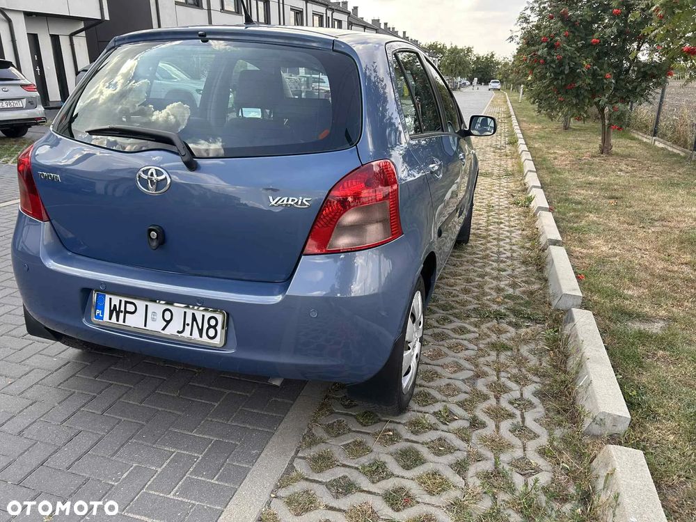 Toyota Yaris 1.3 Luna A/C - 3