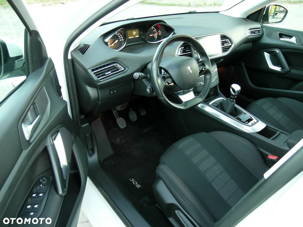 Peugeot 308 PureTech 130 Stop & Start Allure - 26