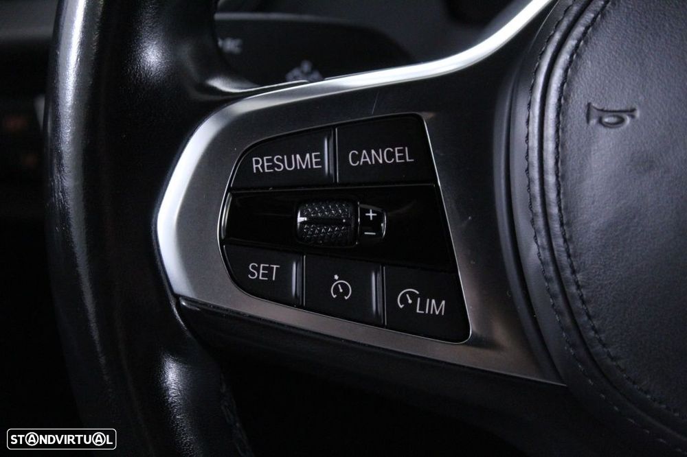 BMW 116 d Pack Desportivo M Auto - 23