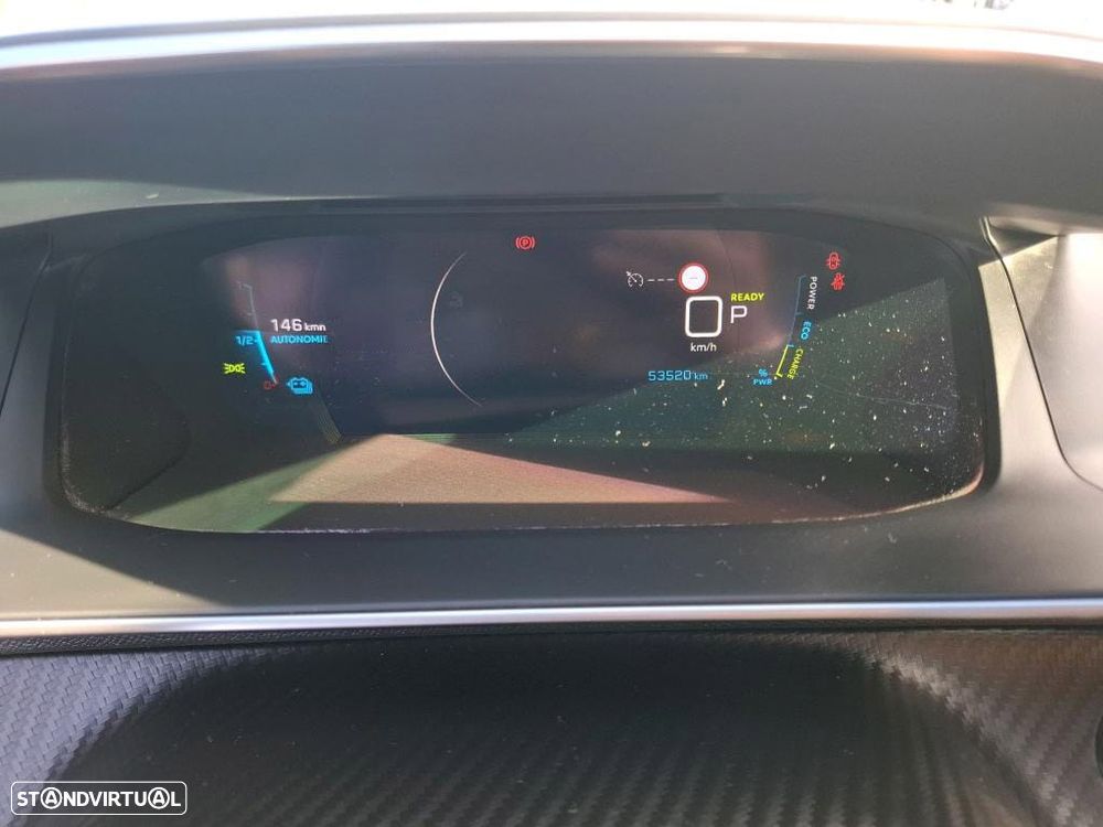 Peugeot e-2008 50 kWh GT - 7