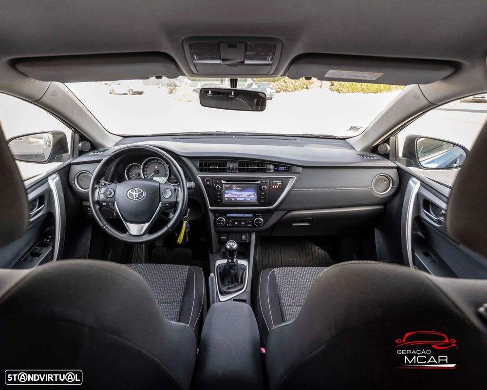 Toyota Auris - 12
