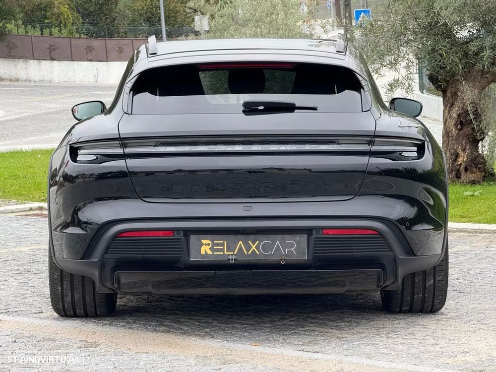 Porsche Taycan Cross Turismo 4S - 6
