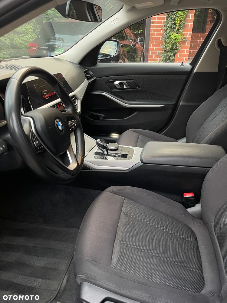 BMW Seria 3 320i Advantage - 22