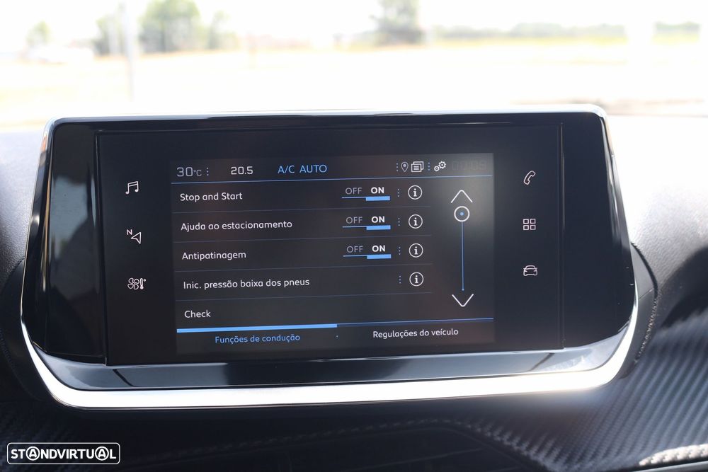 Peugeot 2008 1.2 PureTech Active Pack - 32