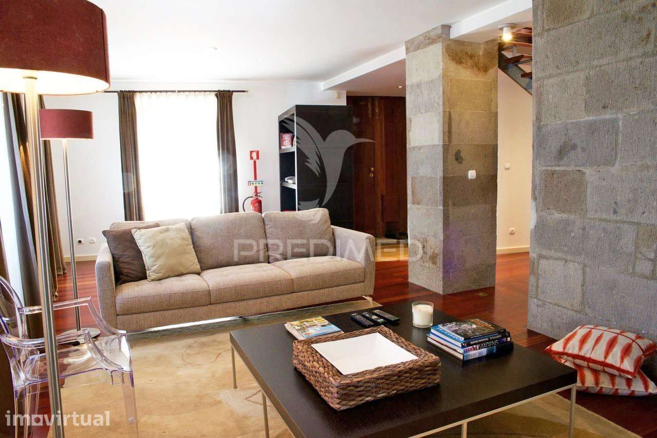 Moradia centenária no coração de Angra do Heroísmo, com vista privi... - Grande imagem: 2/23