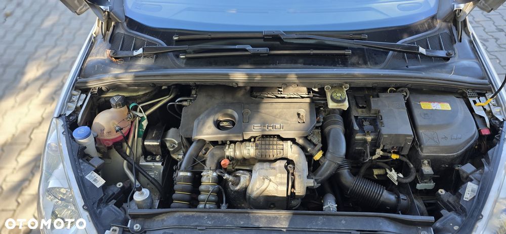 Peugeot 308 - 8