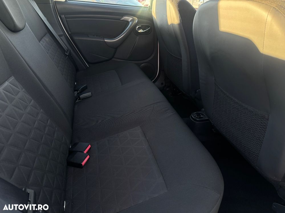 Dacia Duster 1.6 16V 105 4x2 Laureate - 11