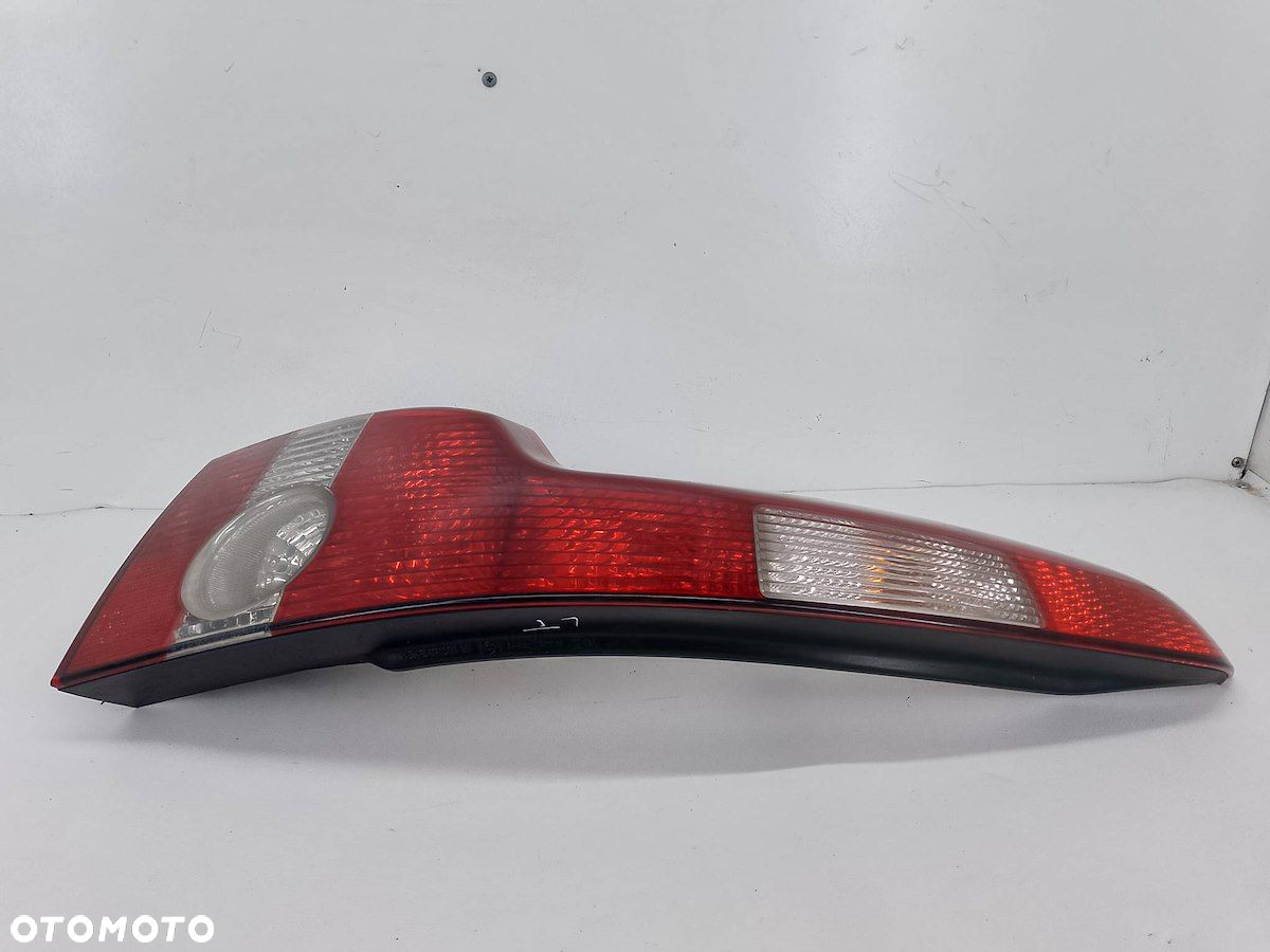 LAMPA TYLNA LEWA VOLVO V50 30698918 KOMBI - 4