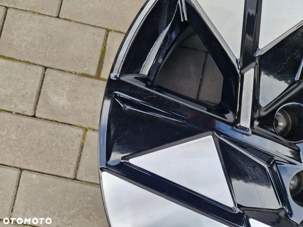 FELGA HYUNDAI KONA II 7Jx18H2 ET50 5X114,3 - 6
