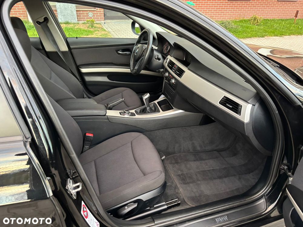 BMW Seria 3 318d - 12