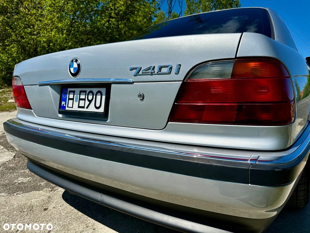 BMW Seria 7 740i V8 - 17