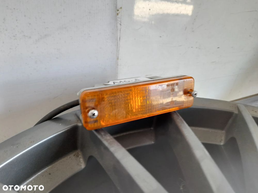 Lampa kierunkowskazu przód Volkswagen Golf 2 171953049F - 2