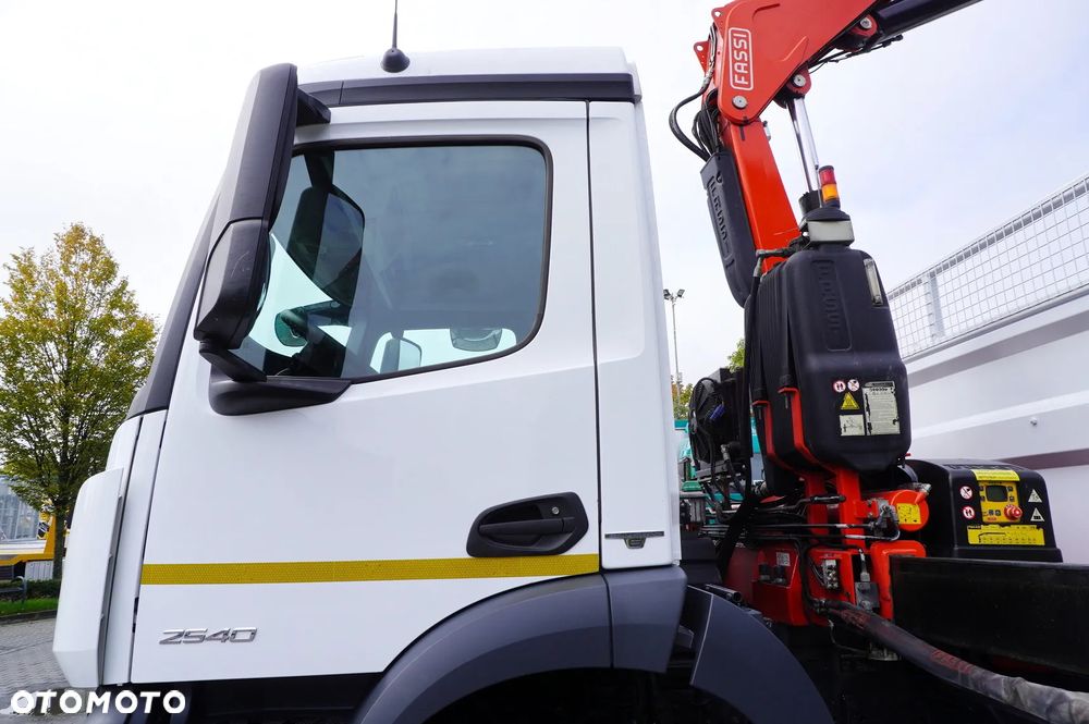 Mercedes-Benz Antos 2540 / Burtowy 15 EPAL / HDS Fassi F165 / 6.1 t / Zasięg 8 m / pilot / rotator / 1600 MTH / oś skrętna - 20
