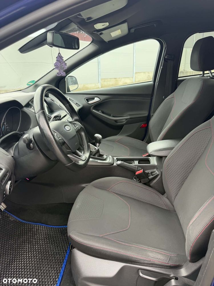 Ford Focus 1.5 EcoBoost ST-Line - 15
