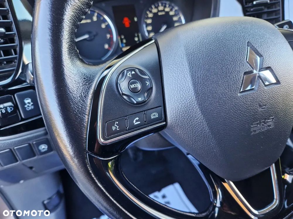 Mitsubishi Outlander 2.0 2WD SUV-Star - 31