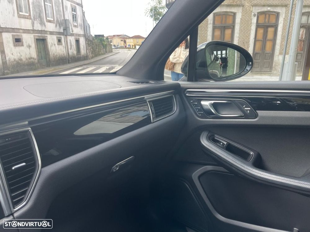 Porsche Macan S - 30