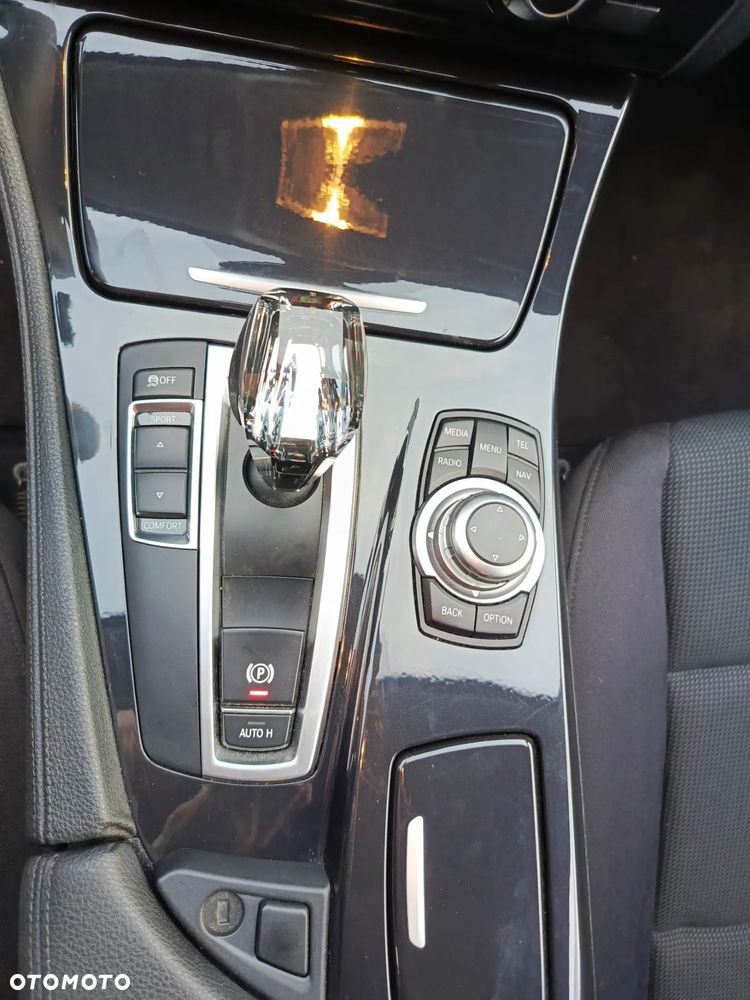 BMW Seria 5 ver-520d-touring - 15