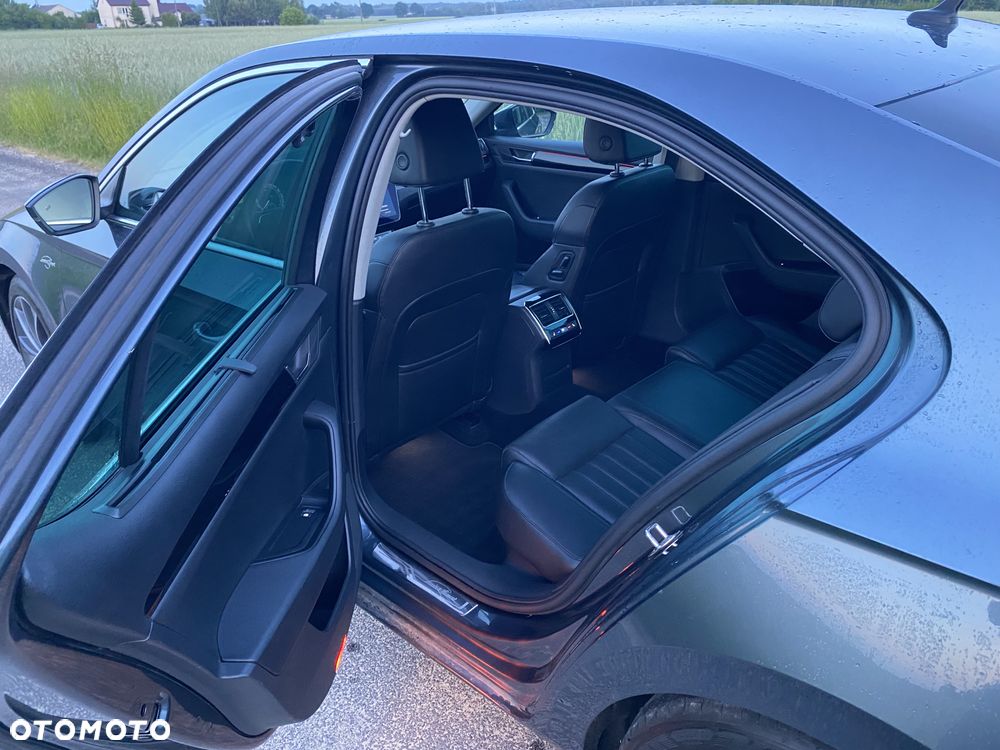 Skoda Superb 2.0 TDI 4x4 L&K DSG - 19