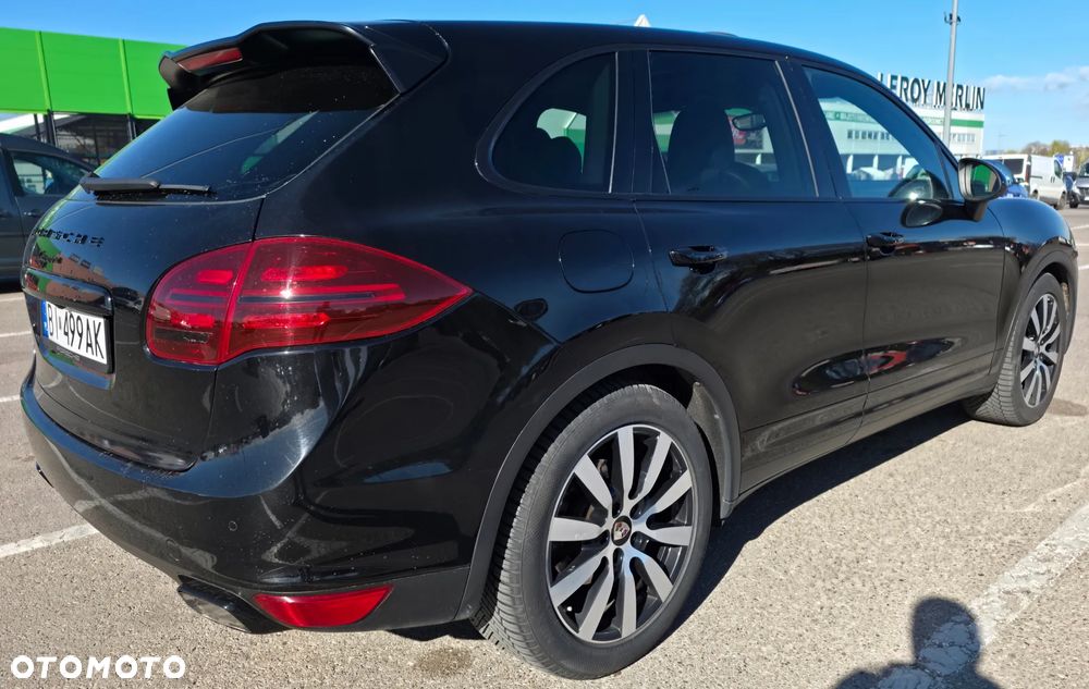 Porsche Cayenne - 4