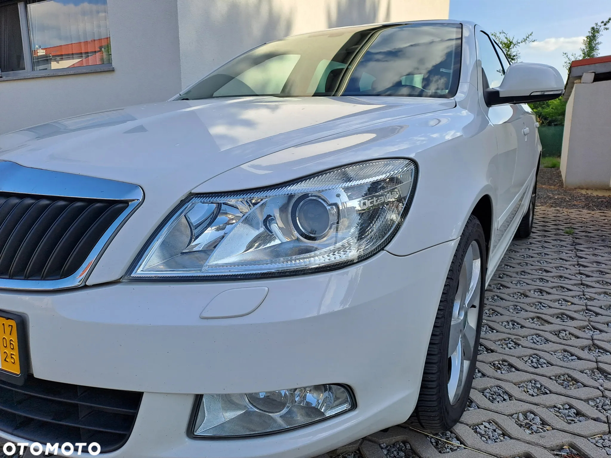 Skoda Octavia Combi 2.0 TDI Elegance - 2