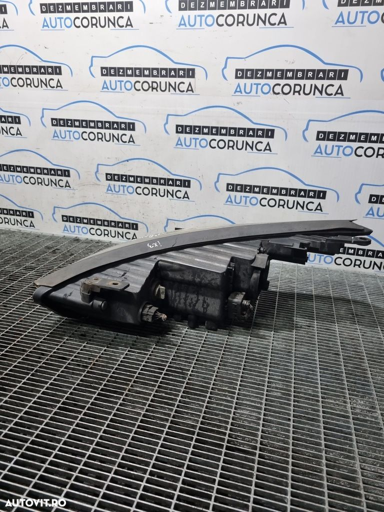 Far Dreapta Hyundai IX35 2010 - 2019 SUV 4 Usi (1145) Fara xenon - 2