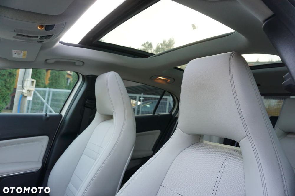 Mercedes-Benz GLA 250 4-Matic - 13