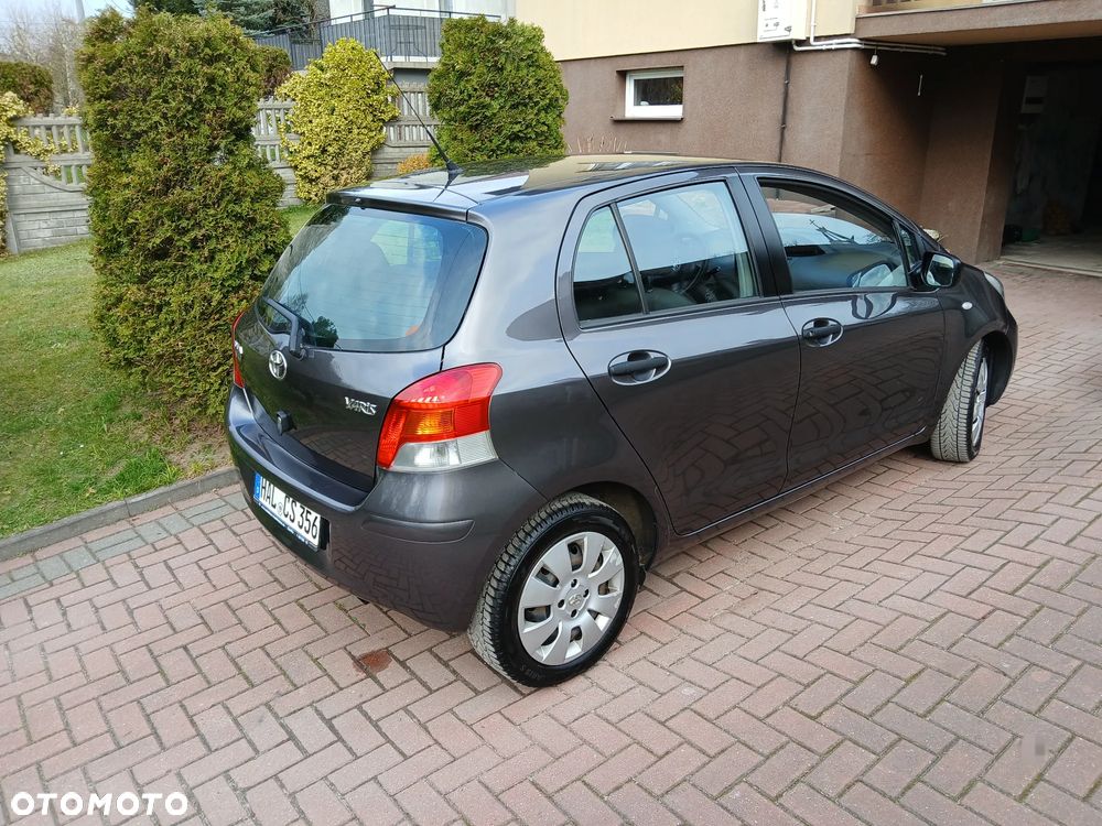 Toyota Yaris 1.33 VVT-i Life - 11